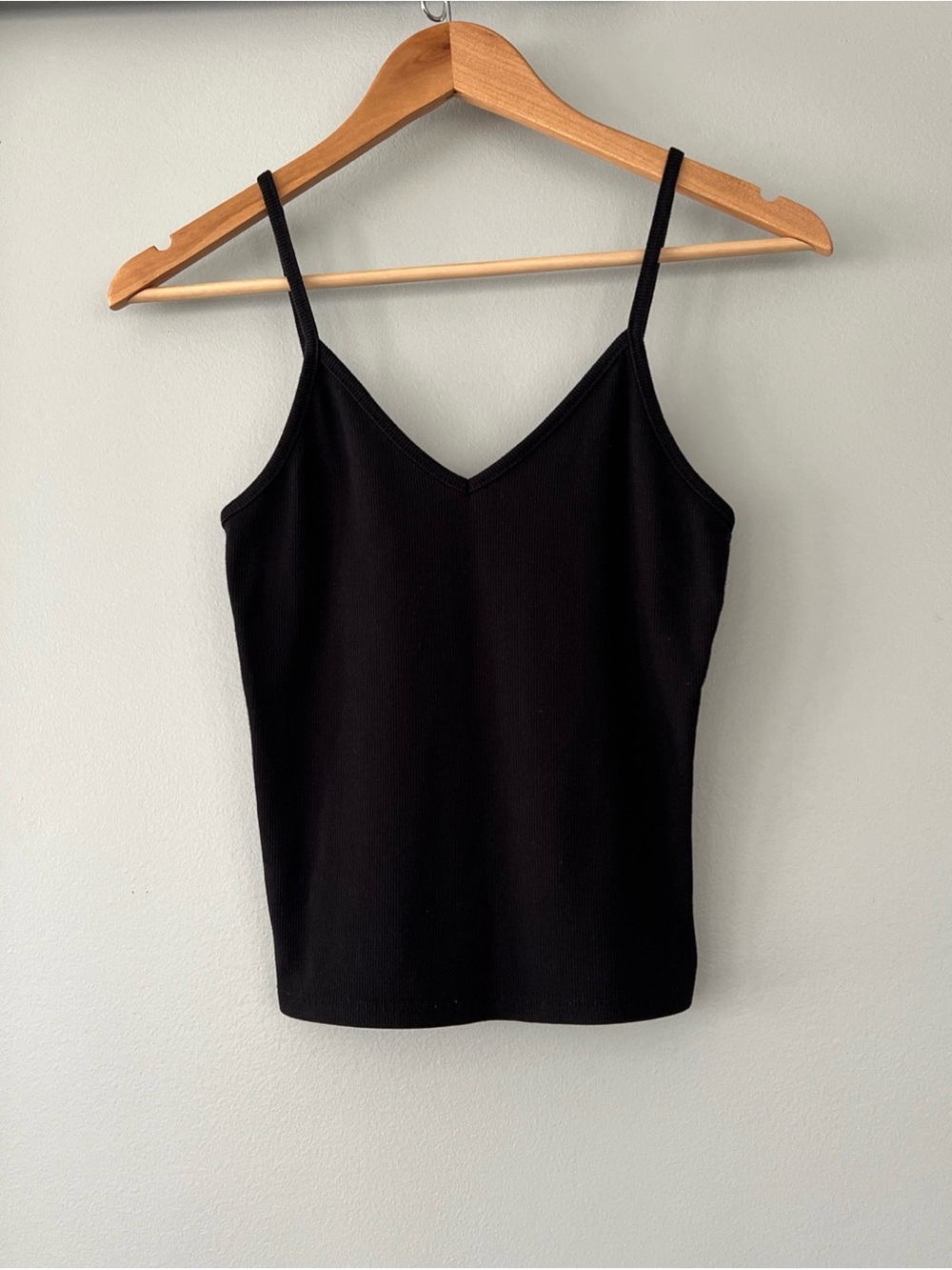 Wet Seal Black V-Neck Ribbed Cami